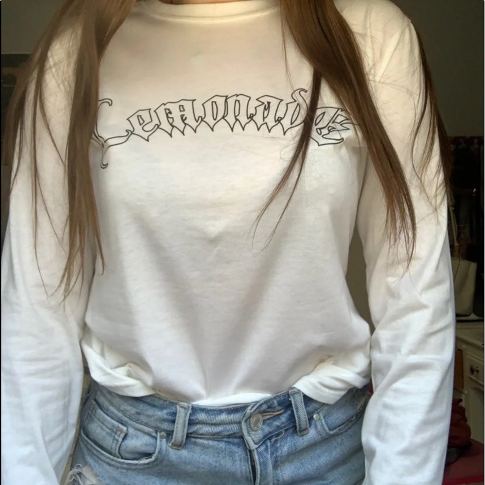 graphic tee